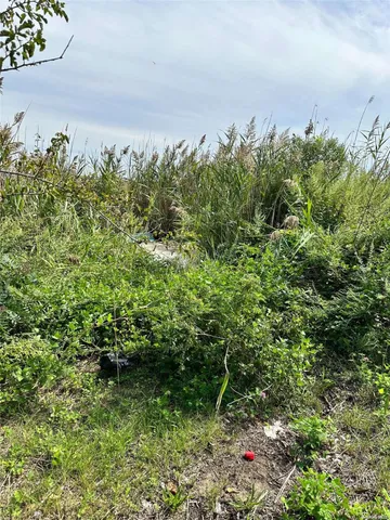 $435,000 | 524 Cross Bay Boulevard | Broad Channel