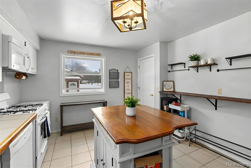 1397 Roat Court Burton, MI 48509 - Photo 8 of 46 Gallery Image 8