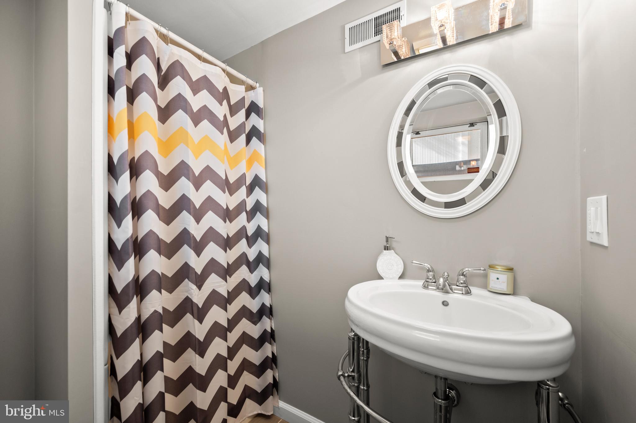 8801 Spring Valley Road Chevy Chase, MD 20815 - Photo 34 of 50