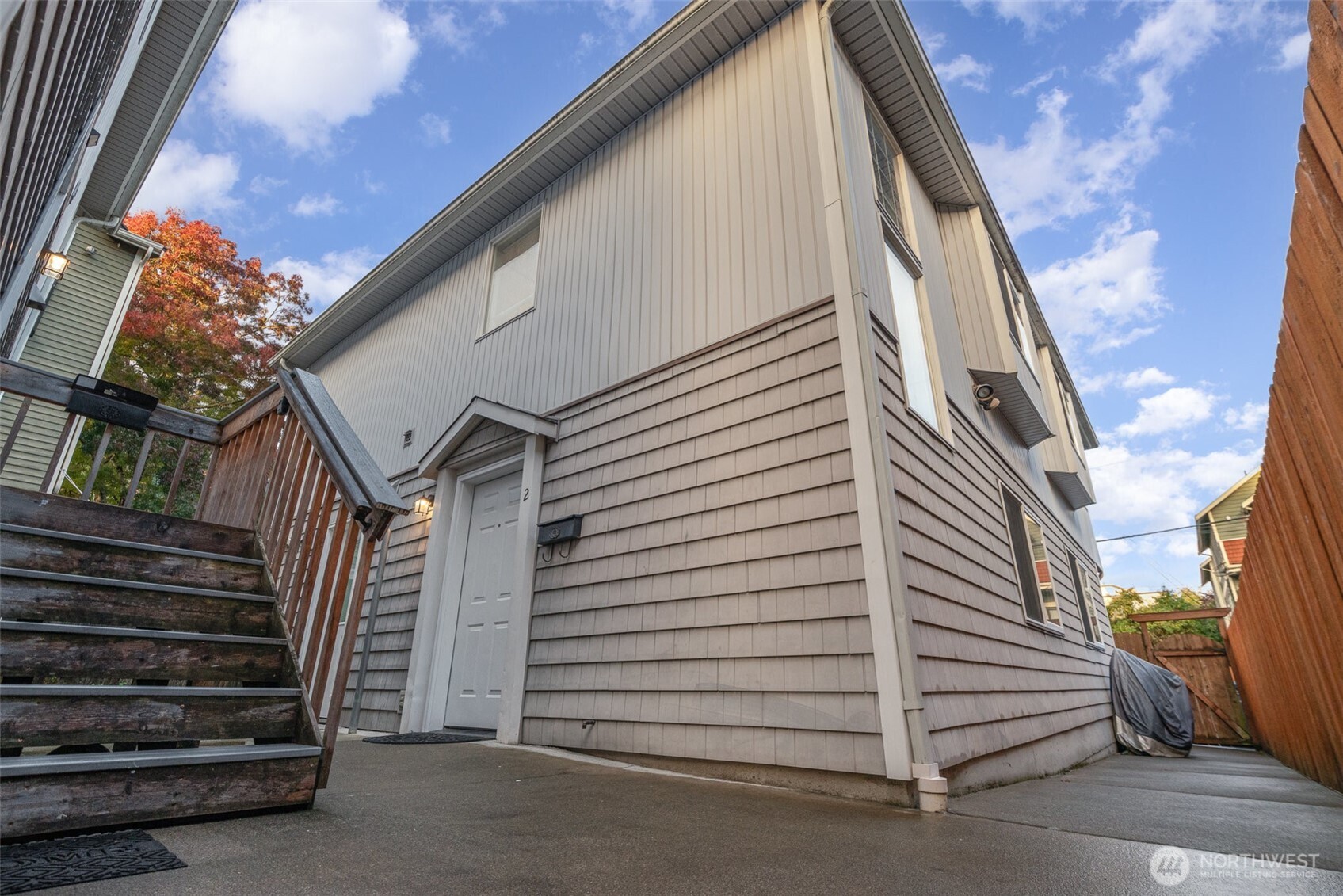 128 20th Avenue East, Unit 2 Seattle, WA 98112 - Photo 3 of 15