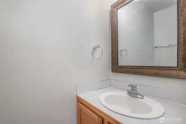 $2,750 | 128 20th Avenue East, Unit 2, Seattle, WA 98112