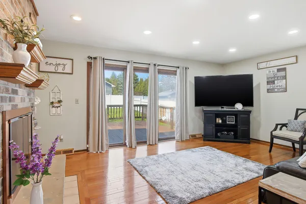 $529,900 | 7944 Cooper Road, Pleasant Prairie, WI 53142