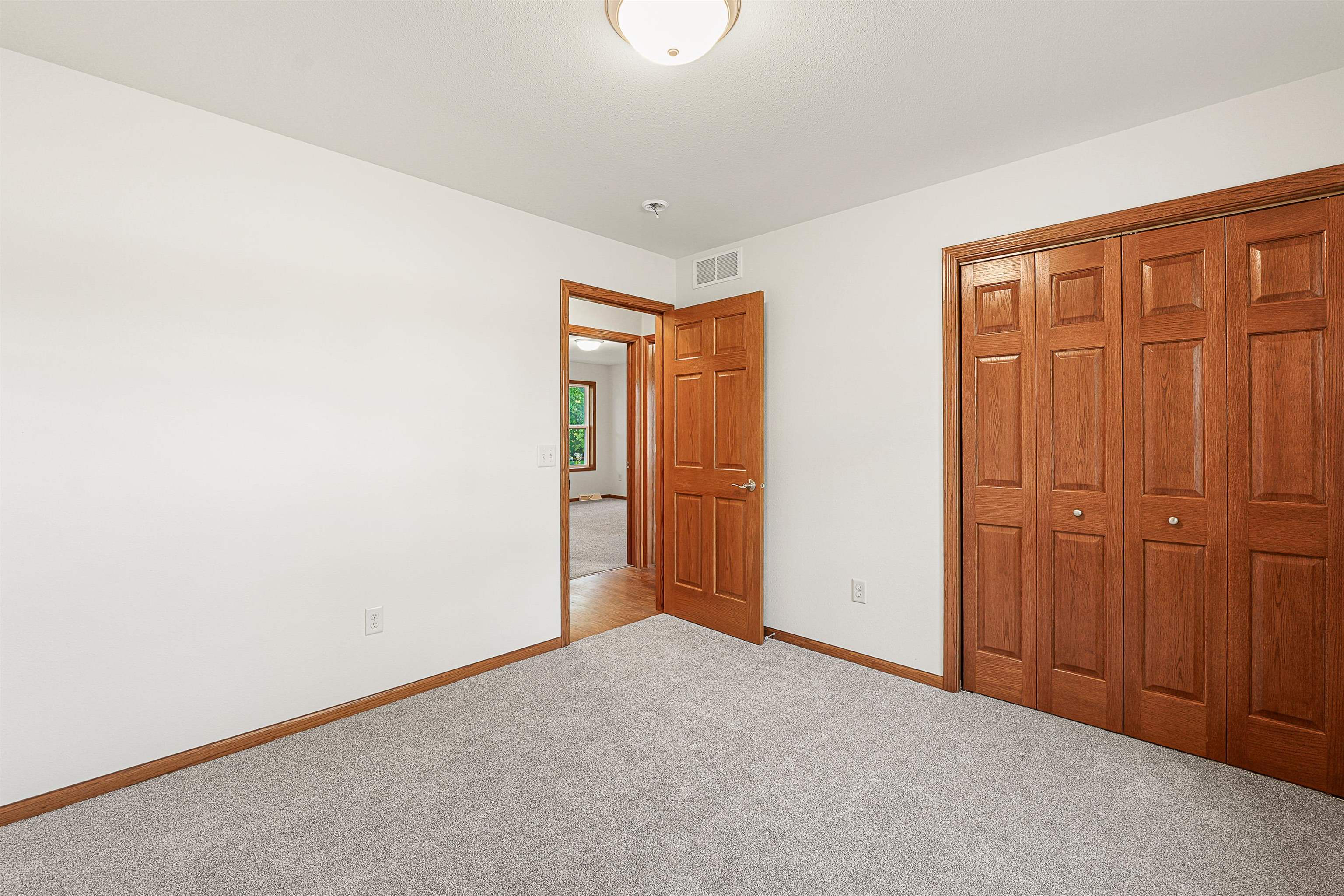 390 Meadow Lane Columbus, WI 53925 - Photo 14 of 32