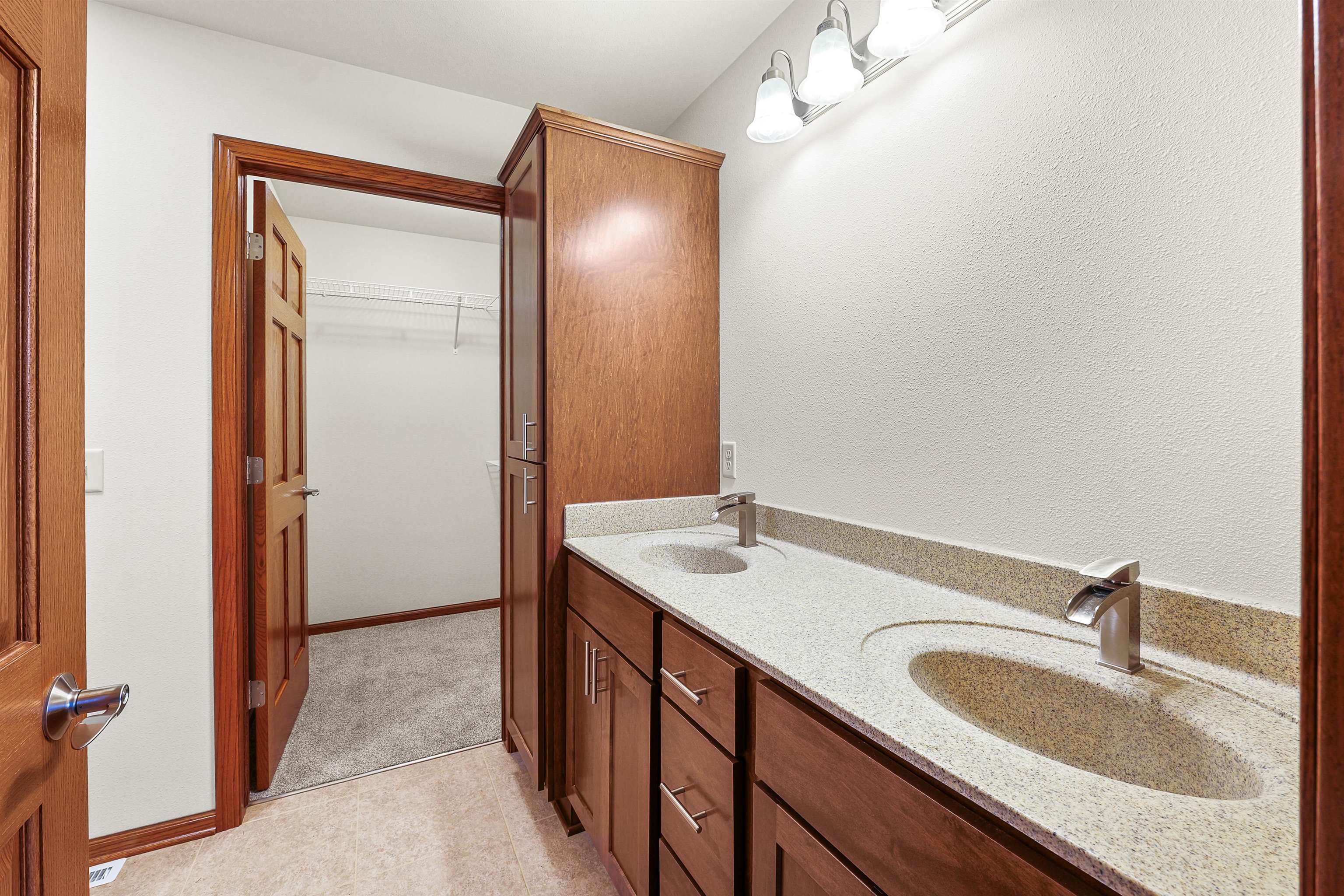 390 Meadow Lane Columbus, WI 53925 - Photo 19 of 32