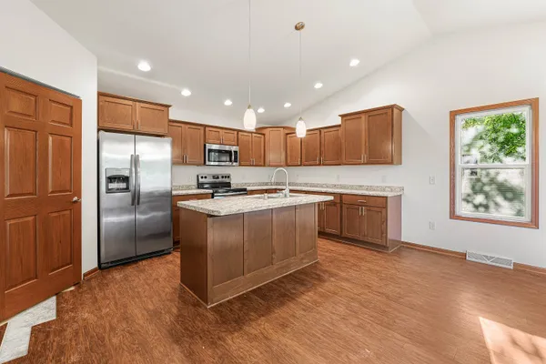 $250,000 | 390 Meadow Lane, Columbus, WI 53925