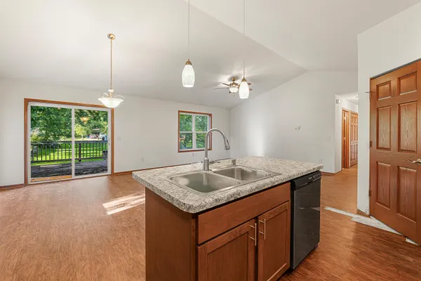 $250,000 | 390 Meadow Lane, Columbus, WI 53925