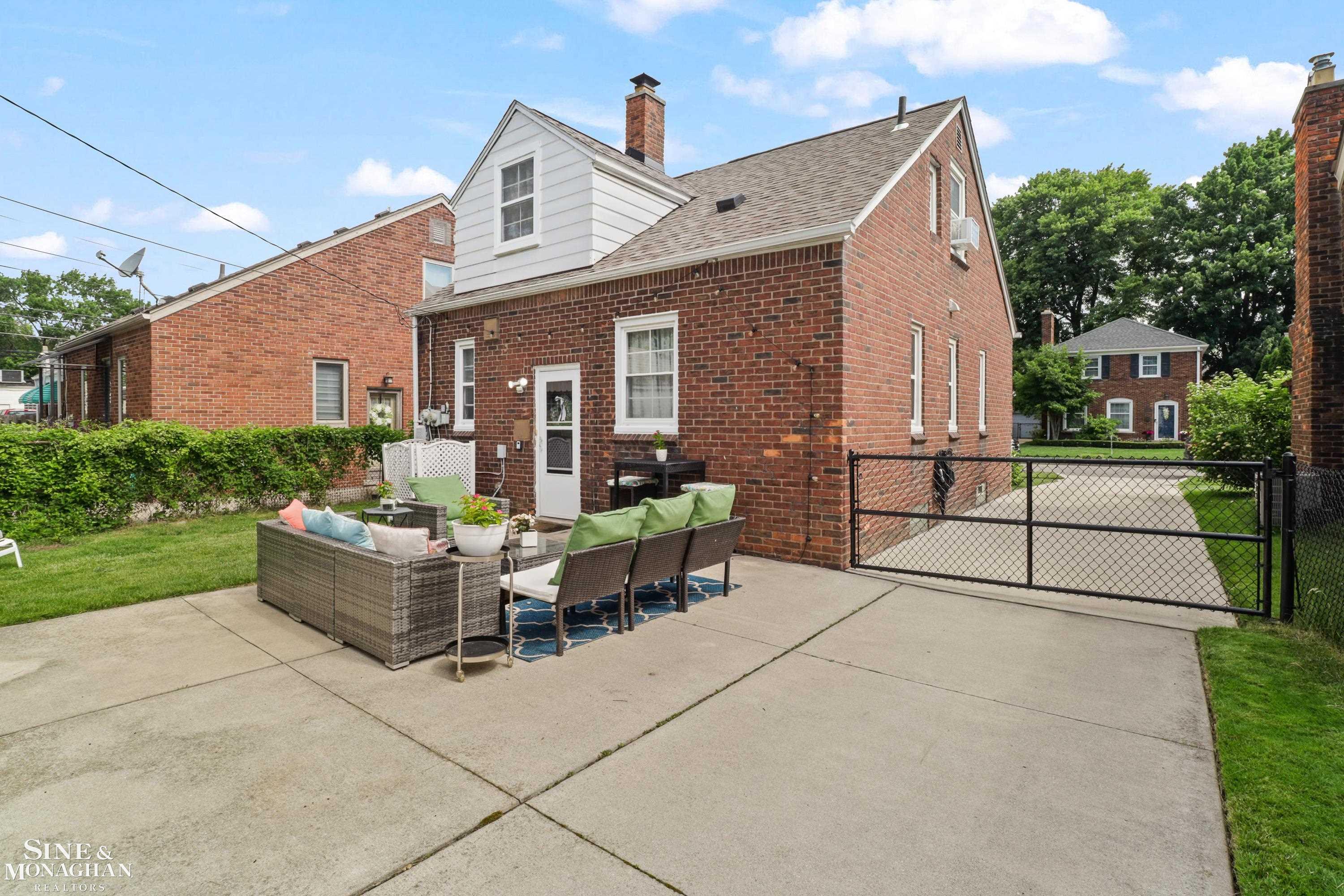 475 Touraine Road Grosse Pointe Farms, MI 48236 - Photo 33 of 42