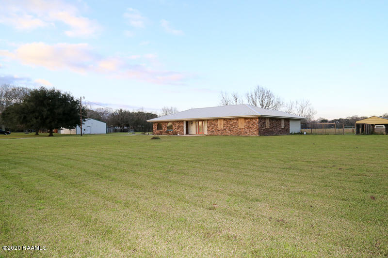 1828 Robert Road Erath, LA 70533 - Photo 7 of 32 IMG_2108