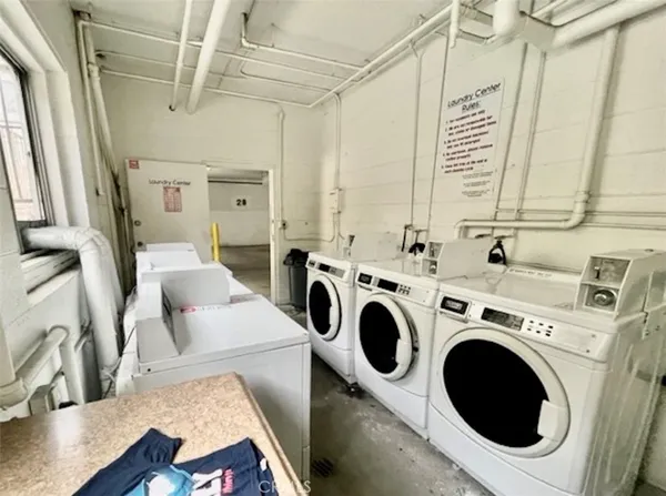 $1,695 | 13717 Chadron Avenue, Unit 20, Hawthorne, CA 90250