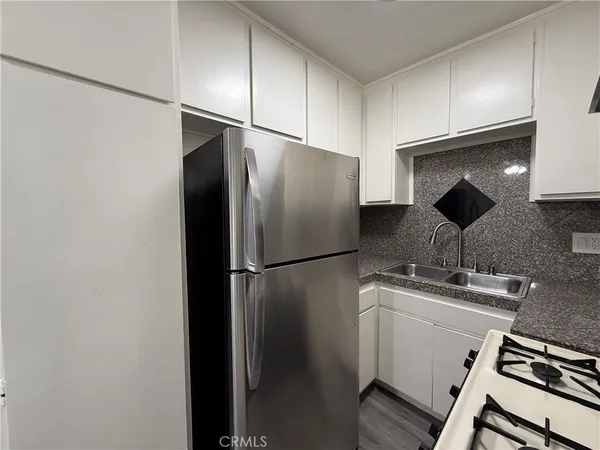 $1,695 | 13717 Chadron Avenue, Unit 20, Hawthorne, CA 90250