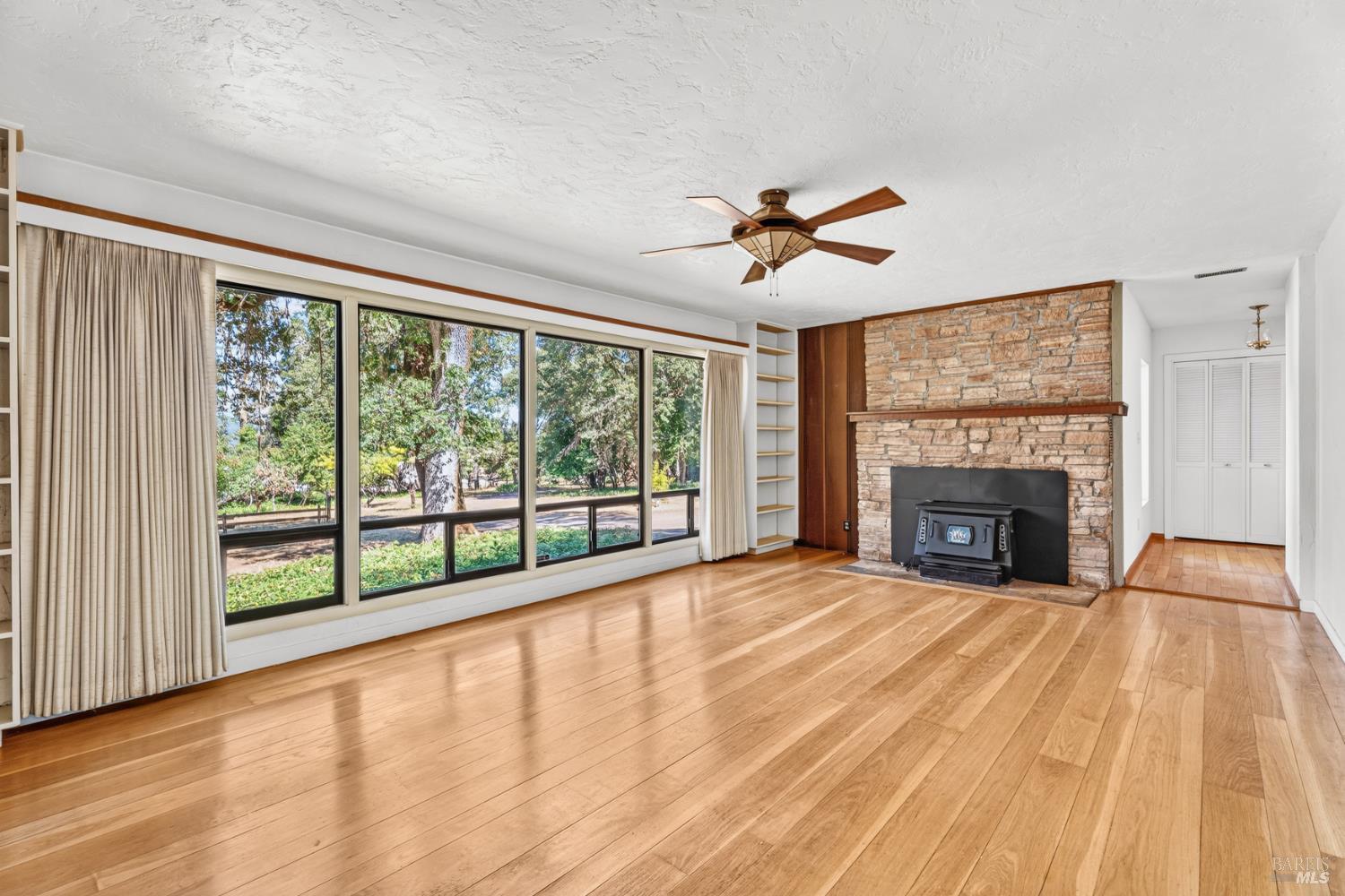 3151 Hearst Willits Road Willits, CA 95490 - Photo 11 of 34 Gallery Image 11