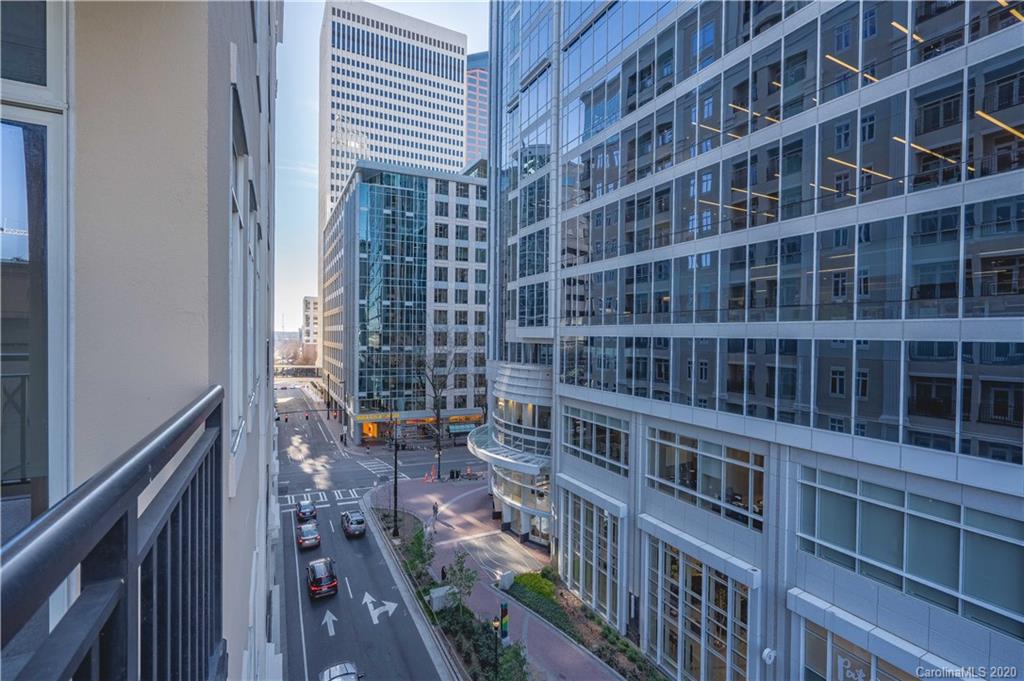 230 South Tryon Street, Unit 511 Charlotte, NC 28202 - Photo 3 of 30