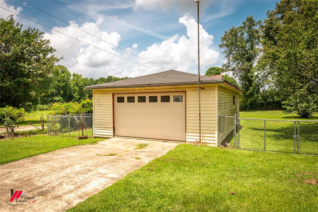 1010 Plain Dealing Road Springhill, LA 71075 - Photo 40 of 40 Detached Garage with Garage Door Opener