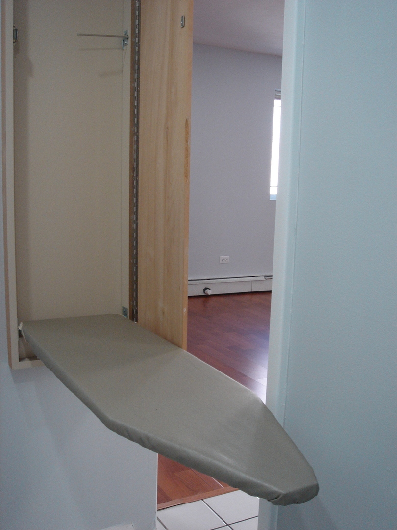 5420 North Sheridan Road, Unit 408 Chicago, IL 60640 - Photo 17 of 17 a view of an empty room