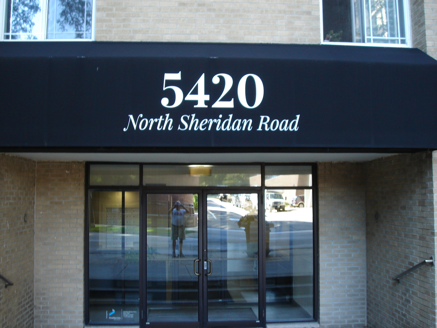 5420 North Sheridan Road, Unit 408 Chicago, IL 60640 - Photo 2 of 17 a view of a door