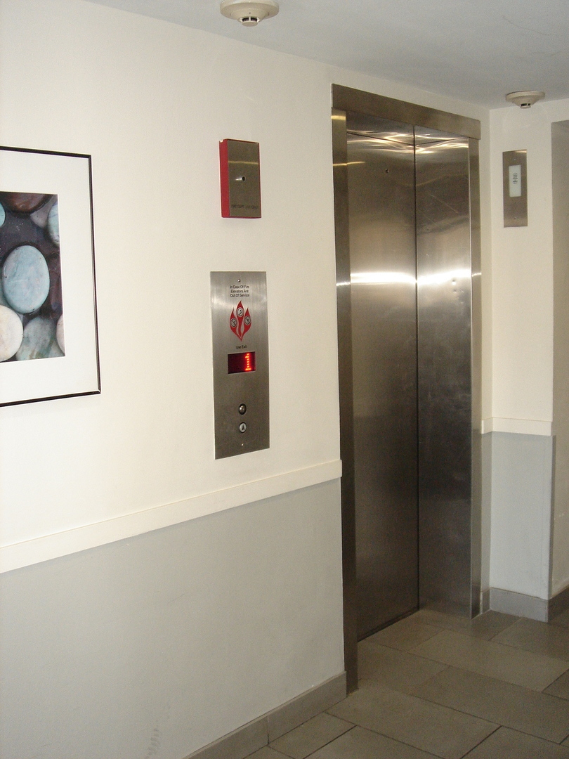 5420 North Sheridan Road, Unit 408 Chicago, IL 60640 - Photo 8 of 17 a view of a refrigerator in a kitchen