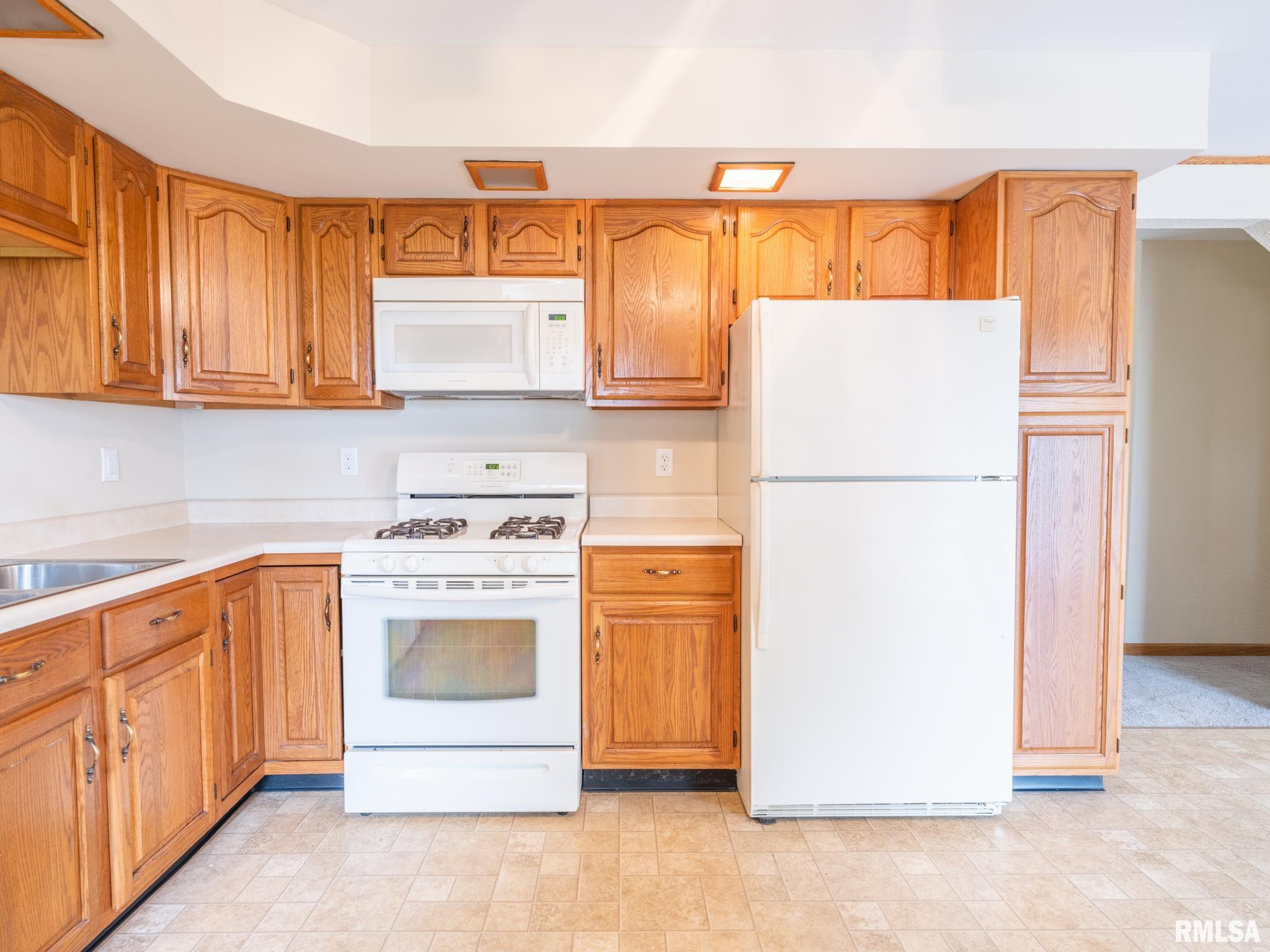 7325 West Lancaster Road Peoria, IL 61607 - Photo 16 of 60