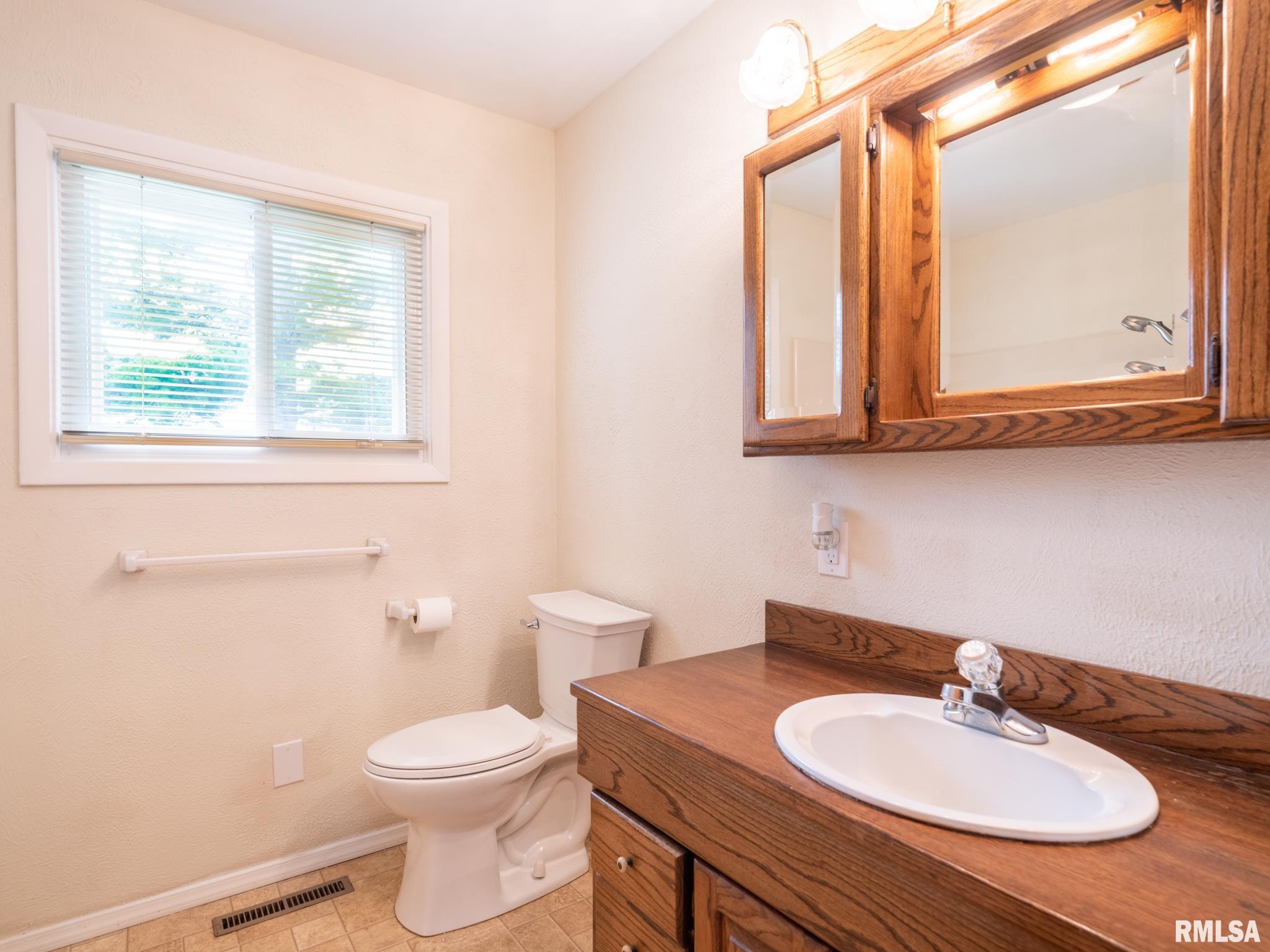7325 West Lancaster Road Peoria, IL 61607 - Photo 38 of 60
