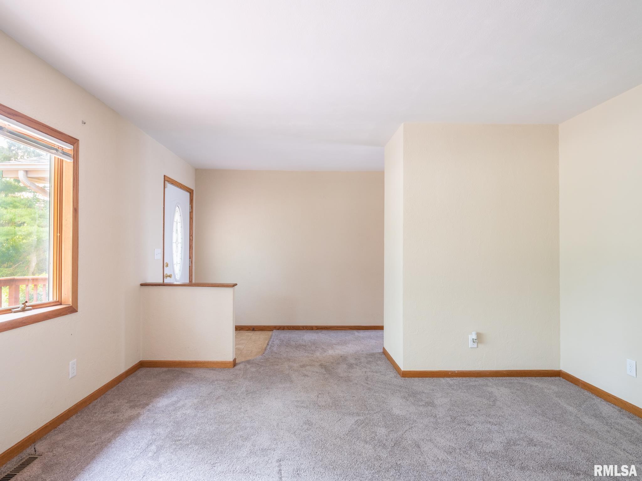 7325 West Lancaster Road Peoria, IL 61607 - Photo 6 of 60