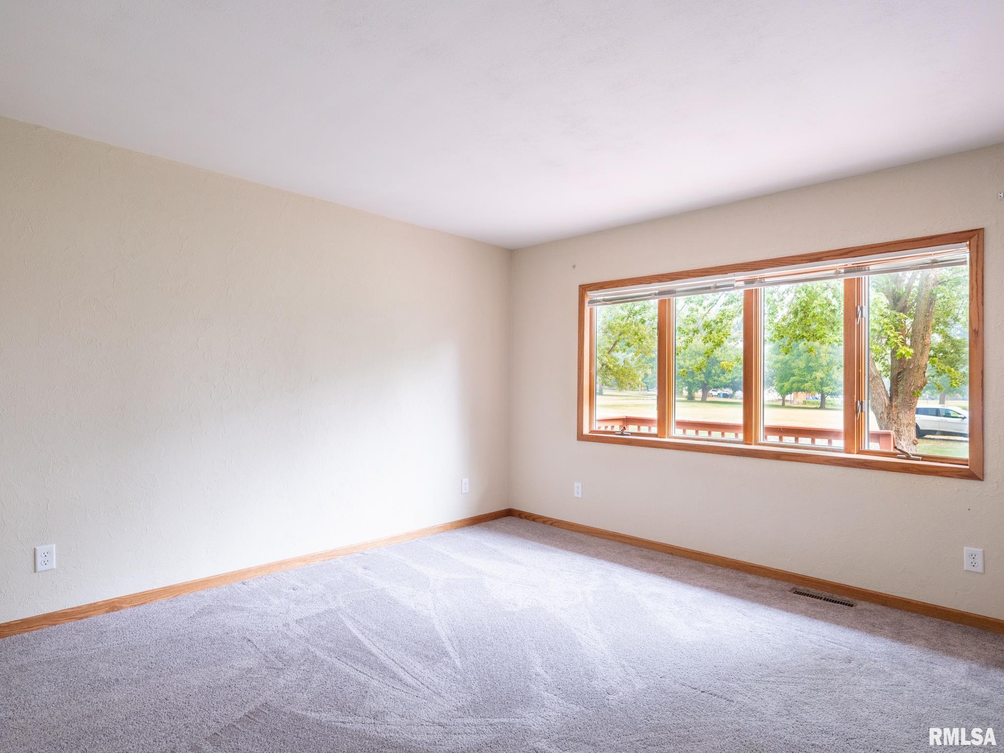 7325 West Lancaster Road Peoria, IL 61607 - Photo 8 of 60