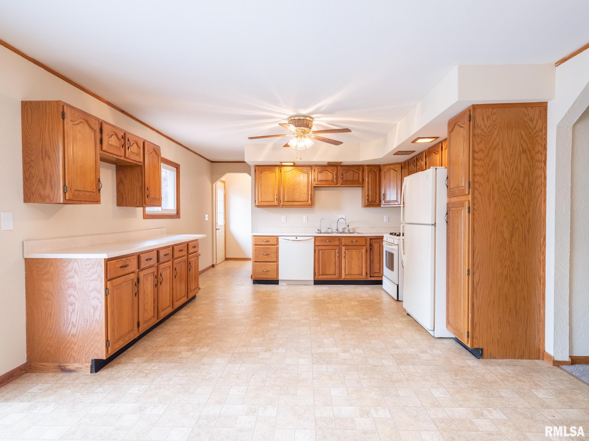 7325 West Lancaster Road Peoria, IL 61607 - Photo 10 of 60
