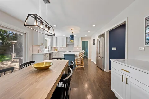 $1,399,000 | 2223 Crestview Lane, Wilmette, IL 60091