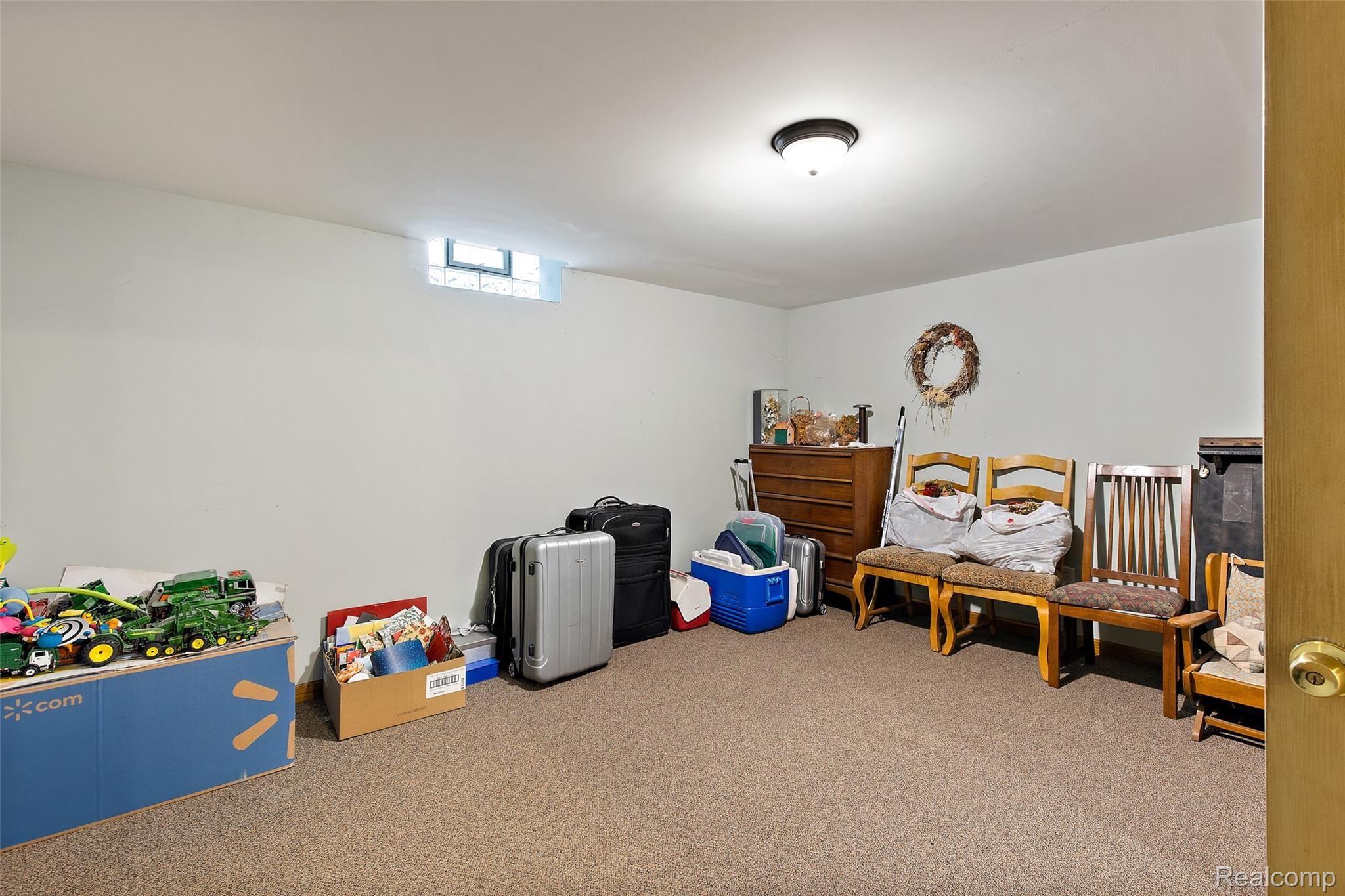 49869 Riverside Drive Macomb, MI 48044 - Photo 55 of 58 49869 Riverside Dr-37.jpg