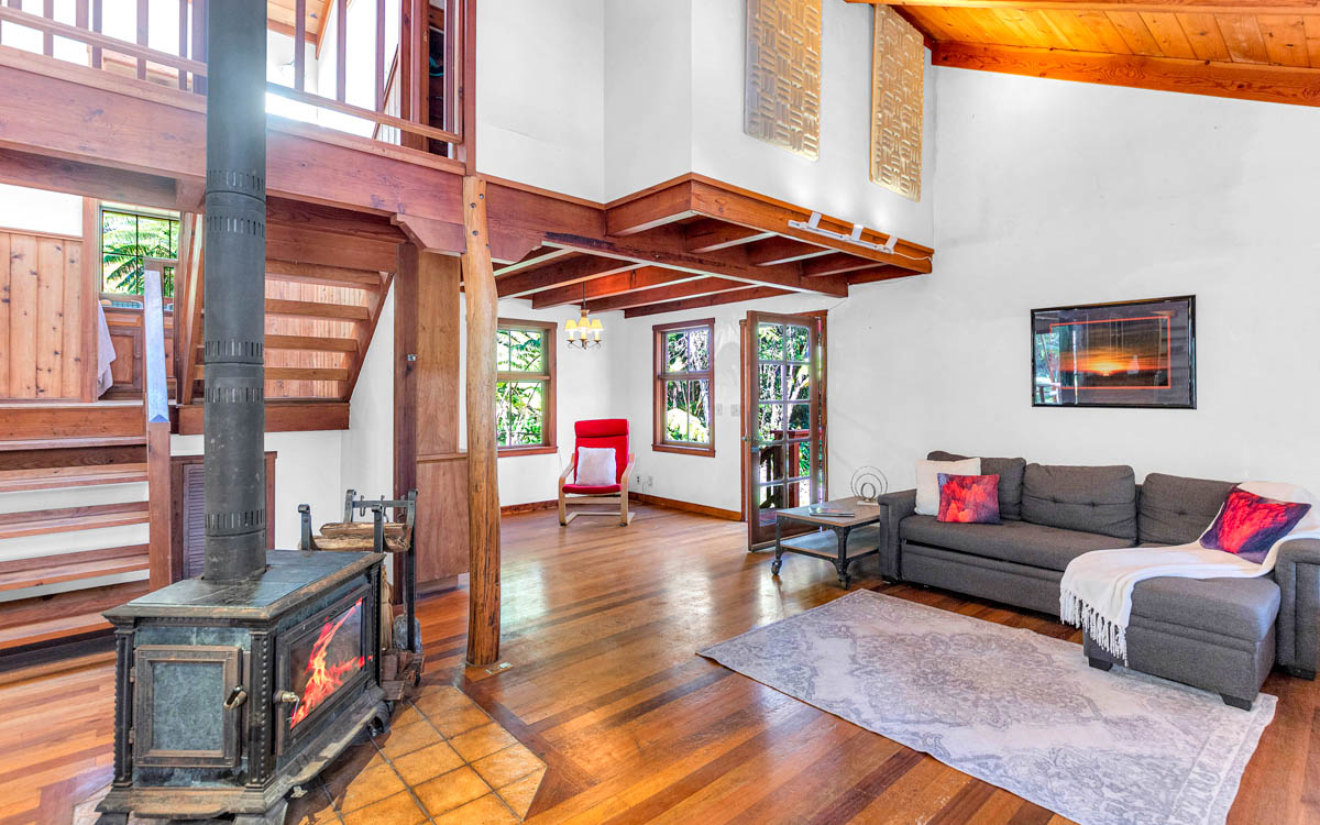 19-3976 John A Lee Road Volcano, HI 96785 - Photo 5 of 30 a living room with furniture and a window