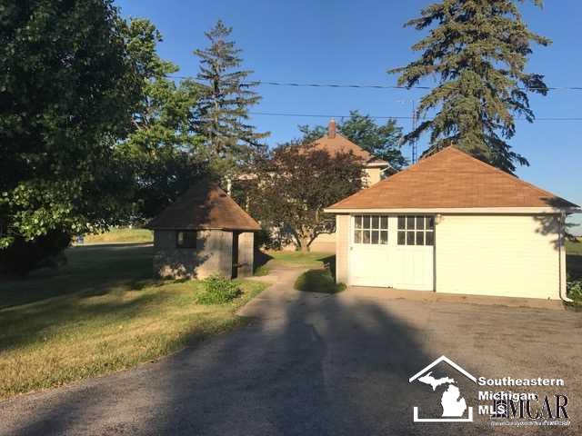 7958 Goetz Road Riga, MI 49276 - Photo 3 of 32 2 car garage