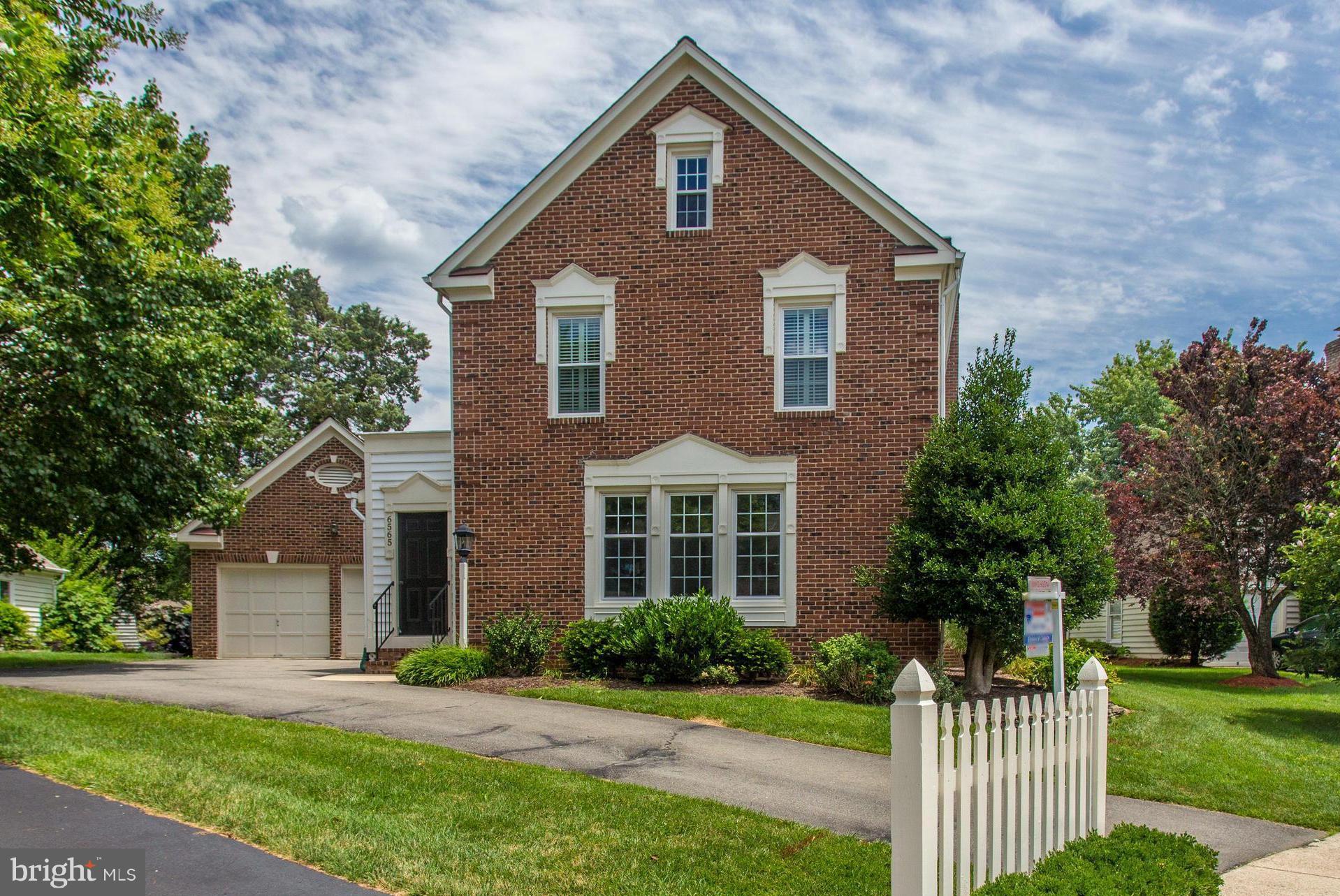 6565 Forsythia Street Springfield, VA 22150 - Photo 1 of 30 Exterior (Front)