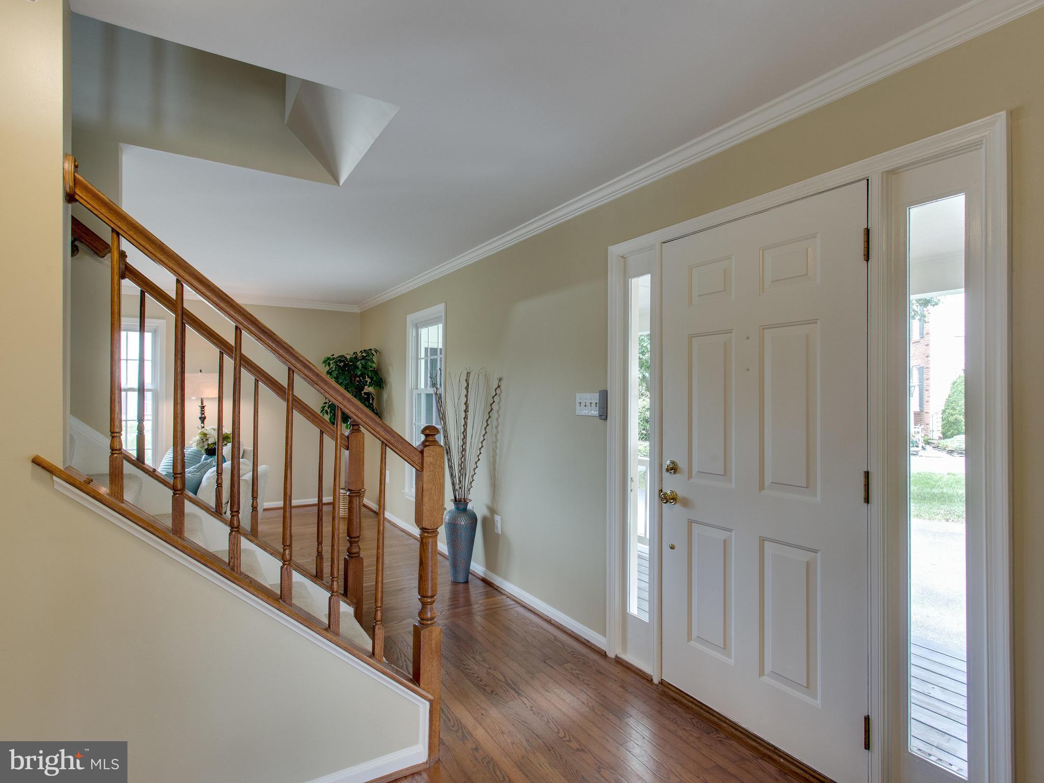 6565 Forsythia Street Springfield, VA 22150 - Photo 4 of 30 Front Entryway