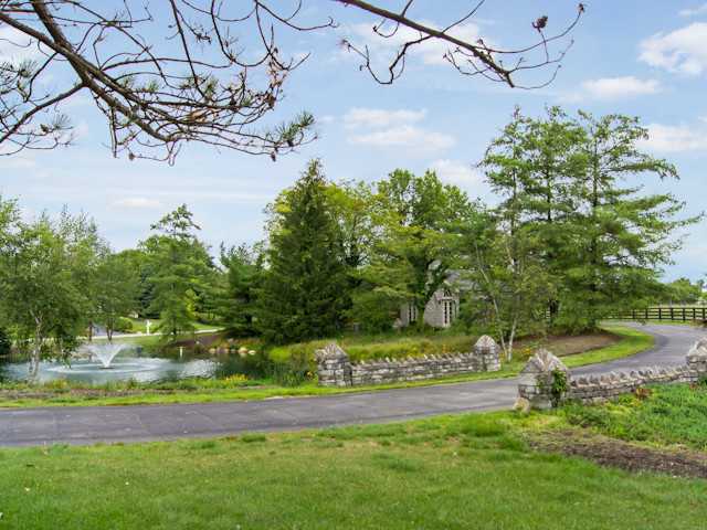 2300 Colts Neck Road Blacklick, OH 43004 - Photo 3 of 25 Gallery Image 3