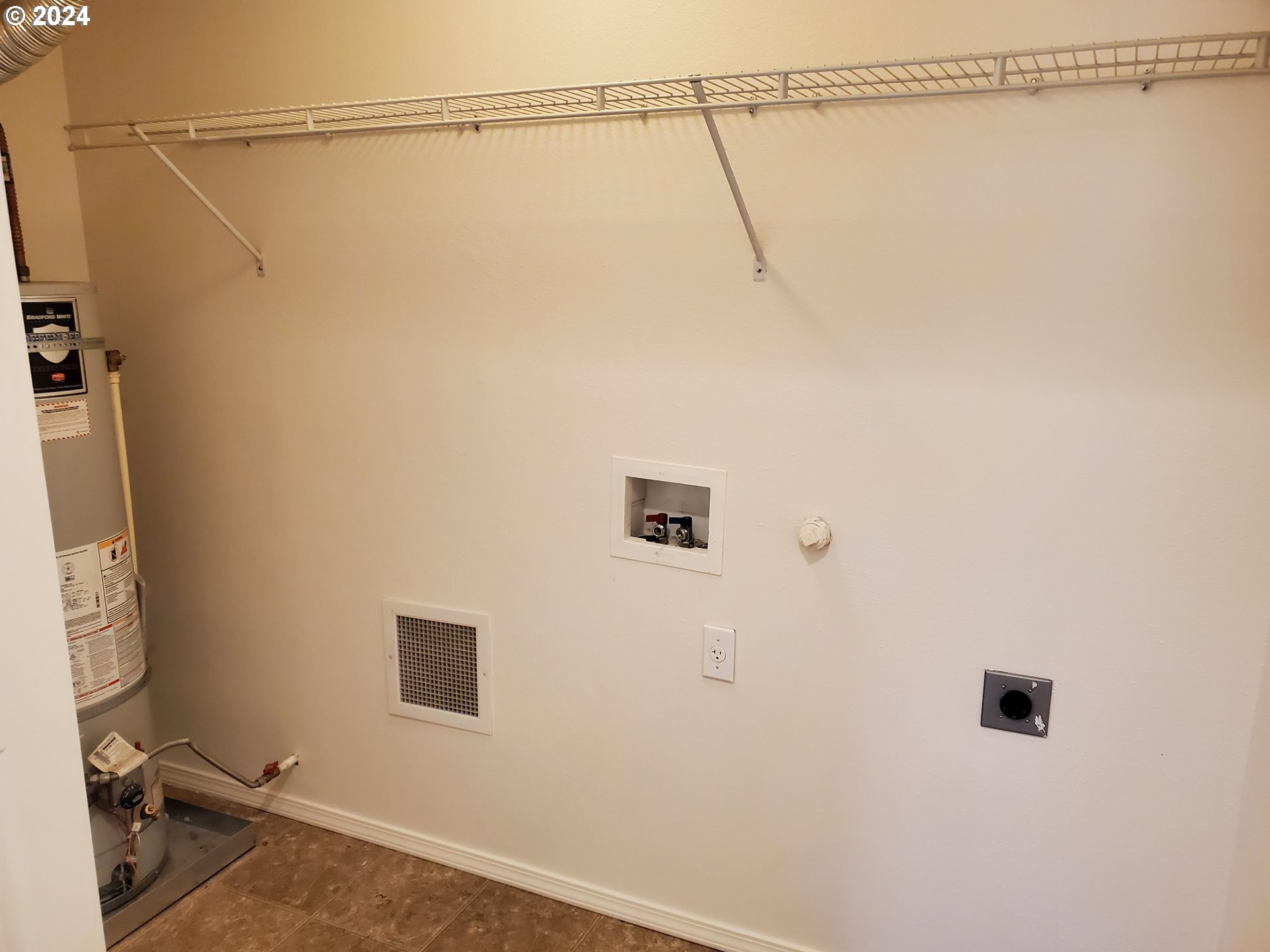 1555 South 57th Place Springfield, OR 97478 - Photo 17 of 39 Gallery Image 17