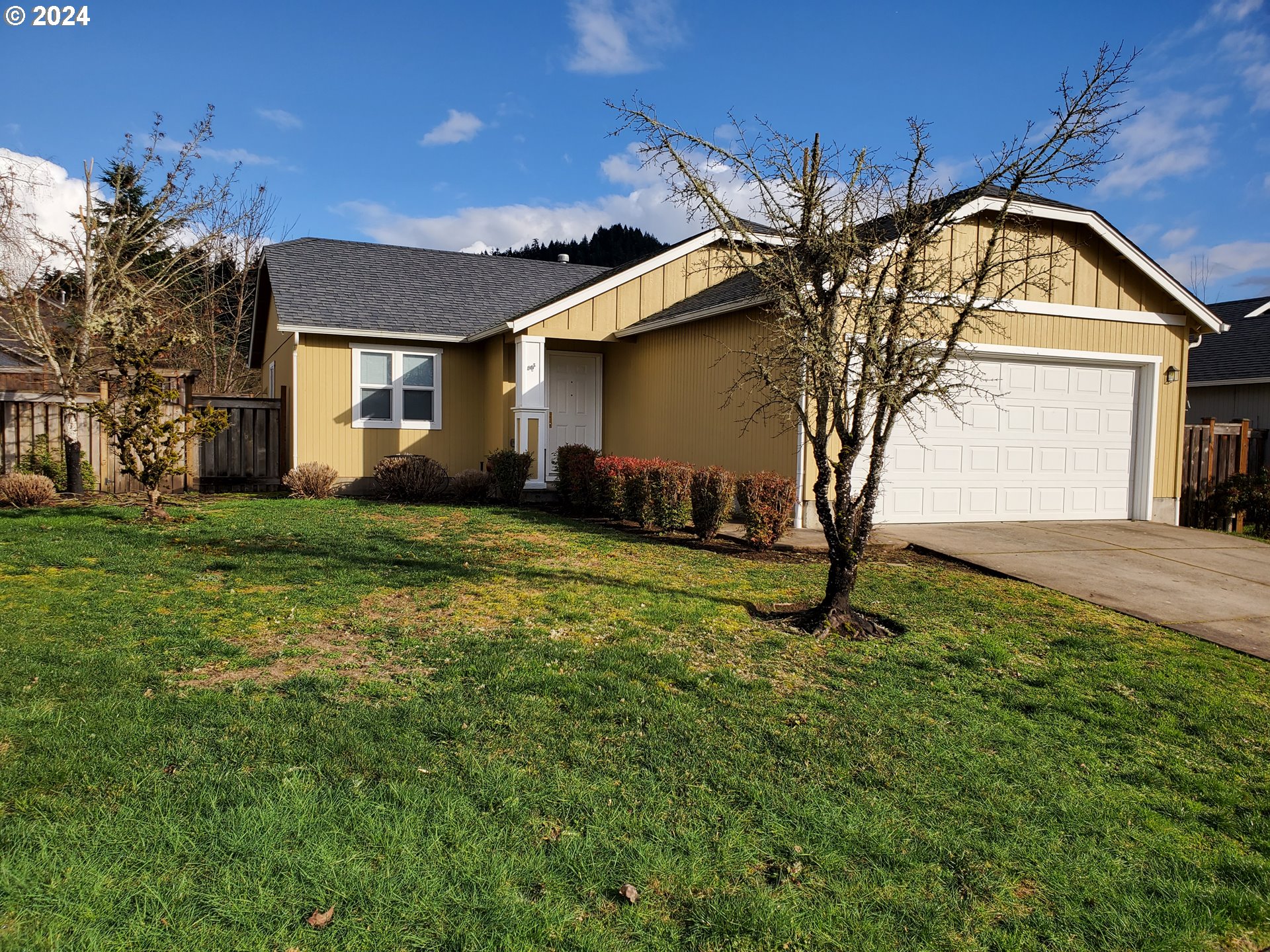 1555 South 57th Place Springfield, OR 97478 - Photo 2 of 39 Gallery Image 2