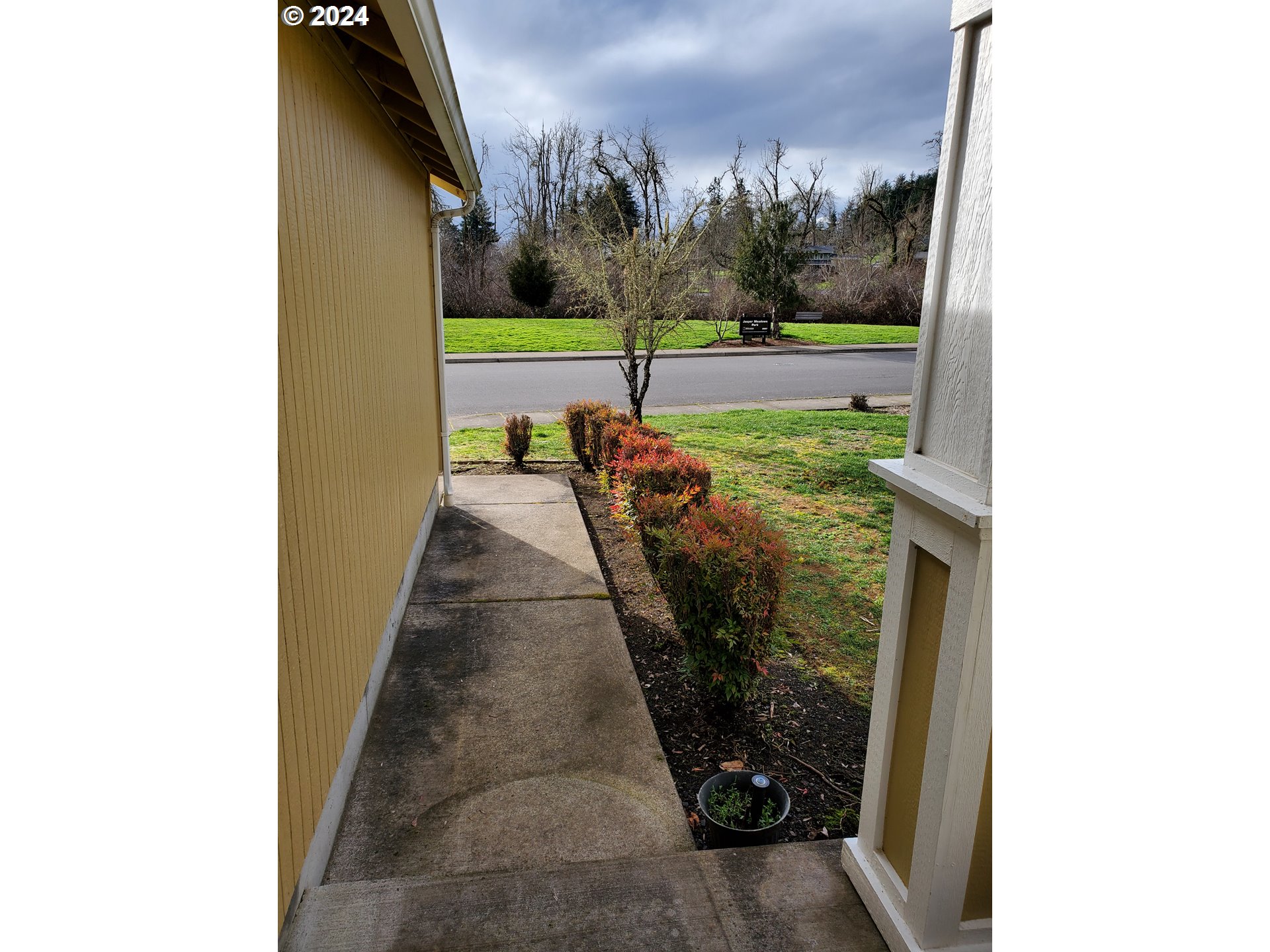 1555 South 57th Place Springfield, OR 97478 - Photo 34 of 39 Gallery Image 34