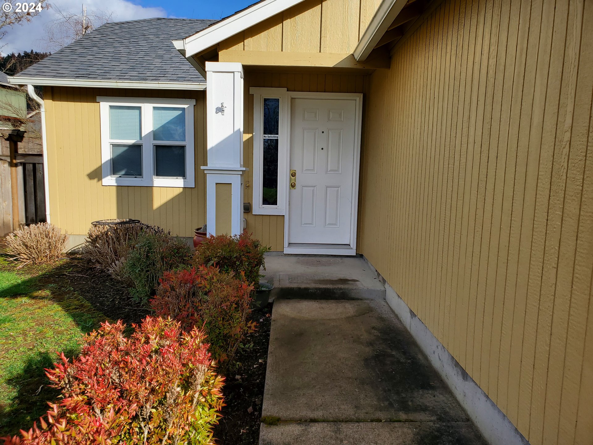 1555 South 57th Place Springfield, OR 97478 - Photo 5 of 39 Gallery Image 5