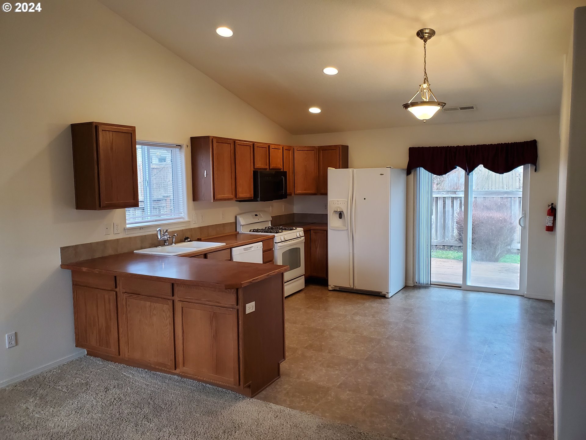 1555 South 57th Place Springfield, OR 97478 - Photo 6 of 39 Gallery Image 6