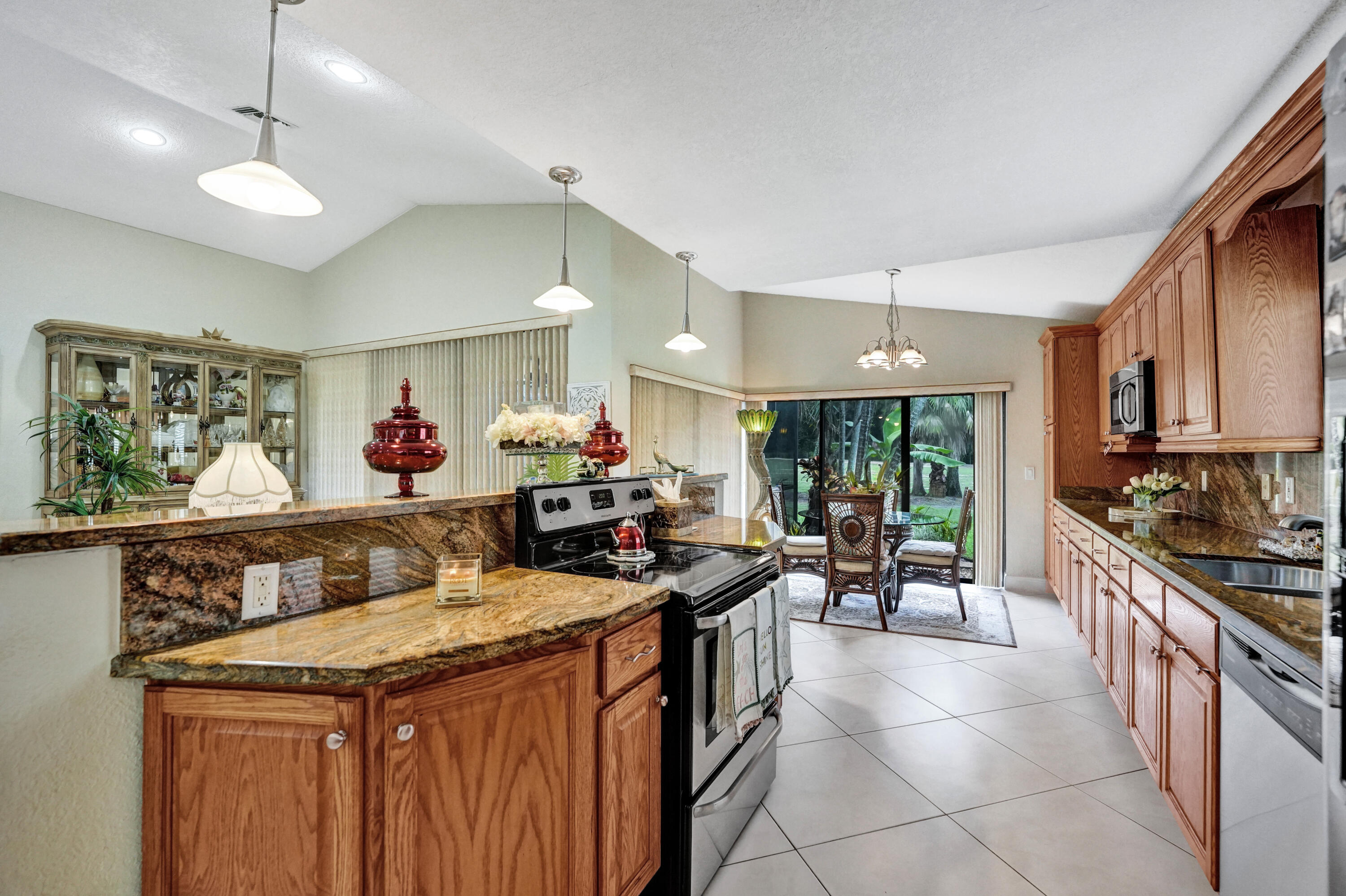 11111 Highland Circle Boca Raton, FL 33428 - Photo 15 of 49 Kitchen