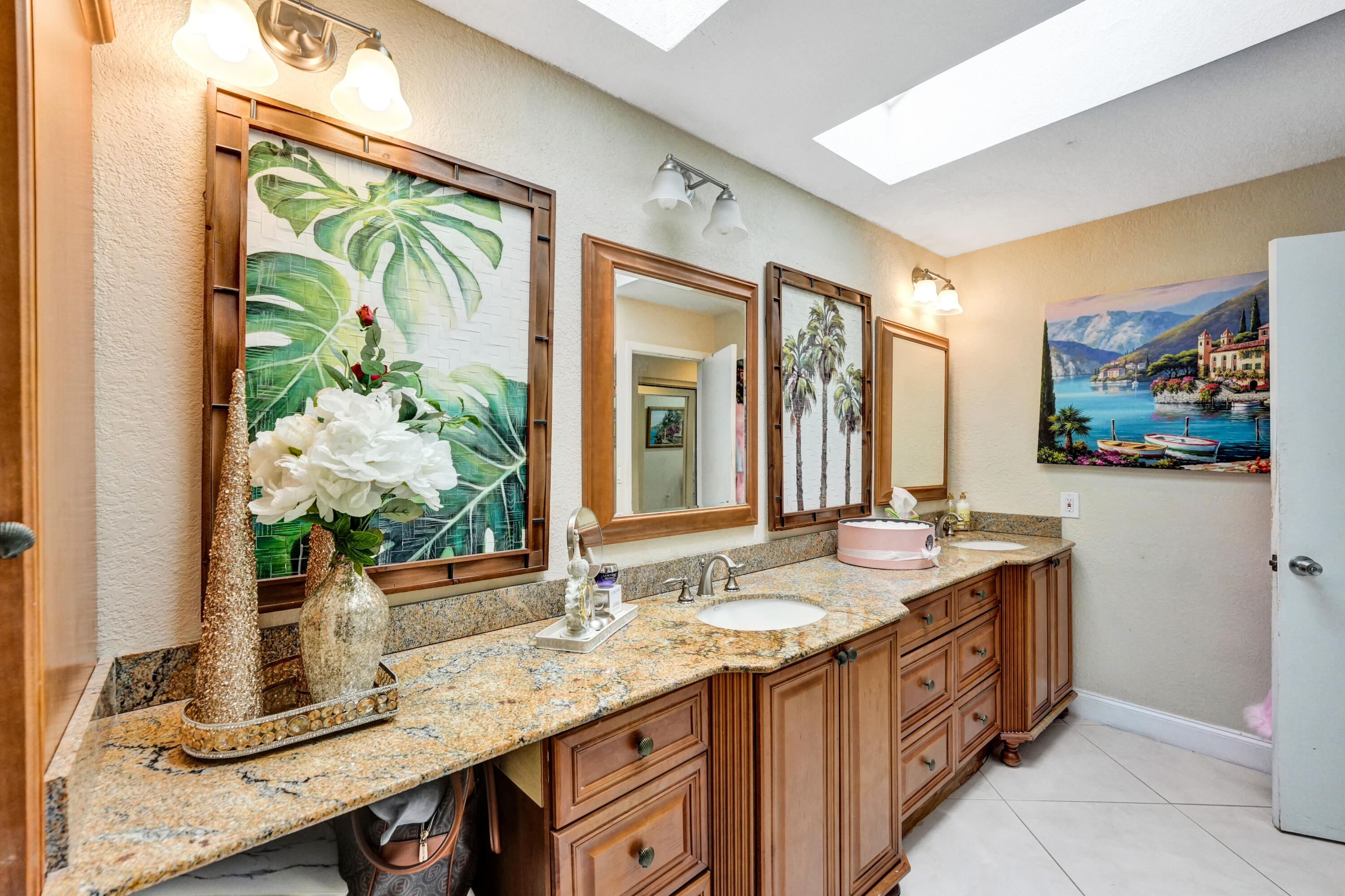 11111 Highland Circle Boca Raton, FL 33428 - Photo 25 of 49 Primary Bathroom