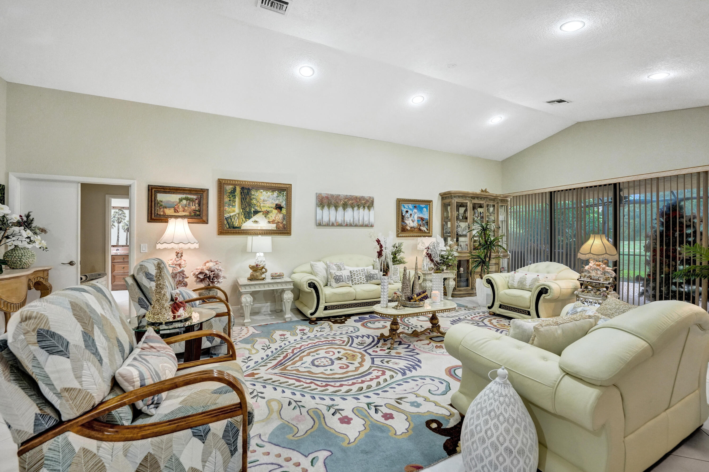 11111 Highland Circle Boca Raton, FL 33428 - Photo 9 of 49 Living Room