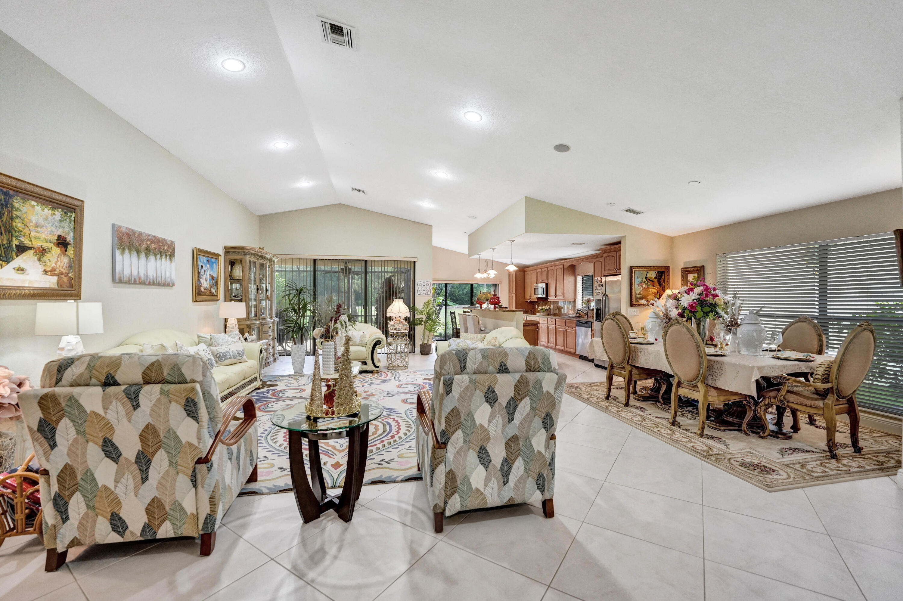 11111 Highland Circle Boca Raton, FL 33428 - Photo 10 of 49 Living Room