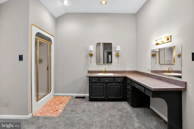 a view of empty room