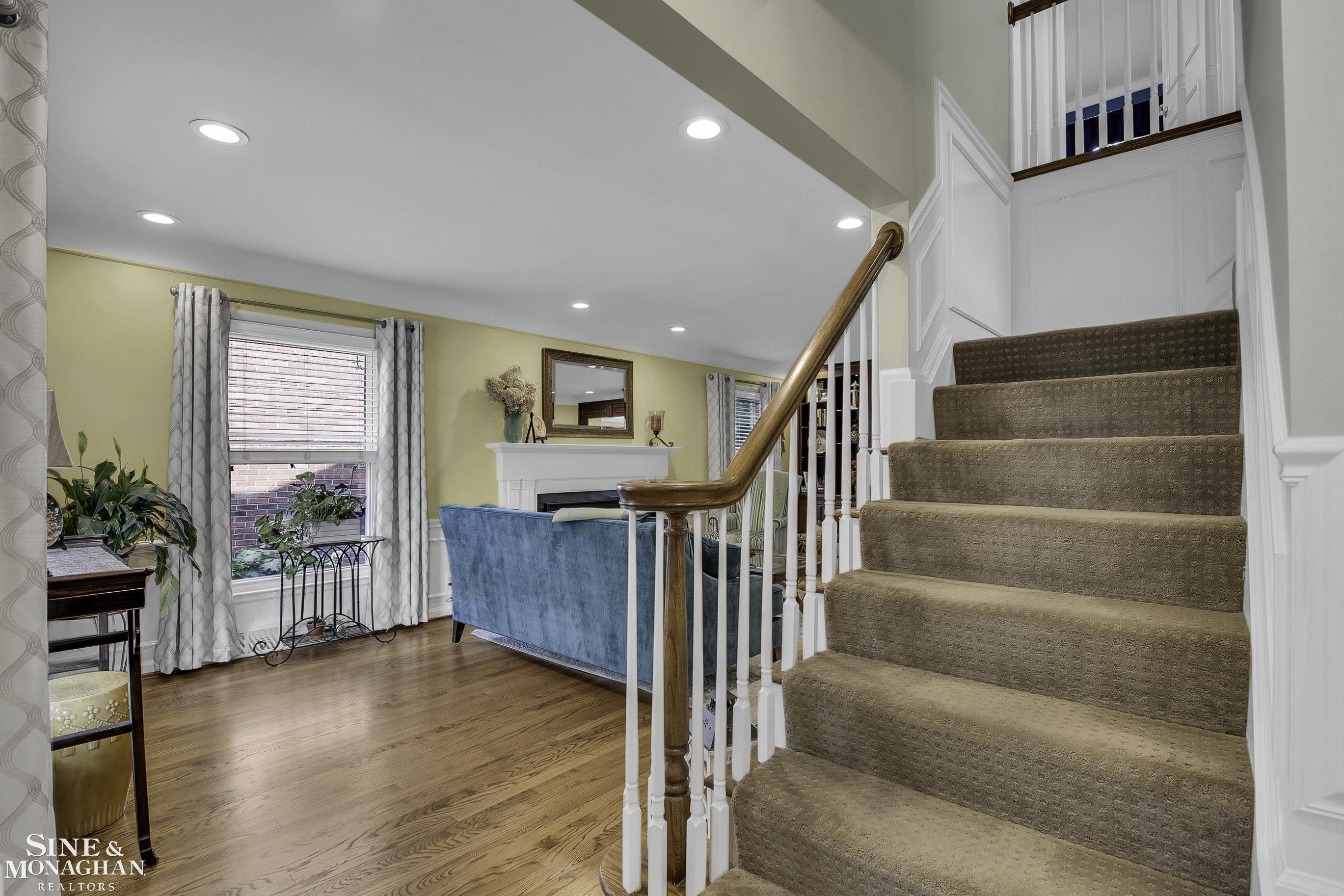 1956 Severn Road Grosse Pointe Woods, MI 48236 - Photo 3 of 40