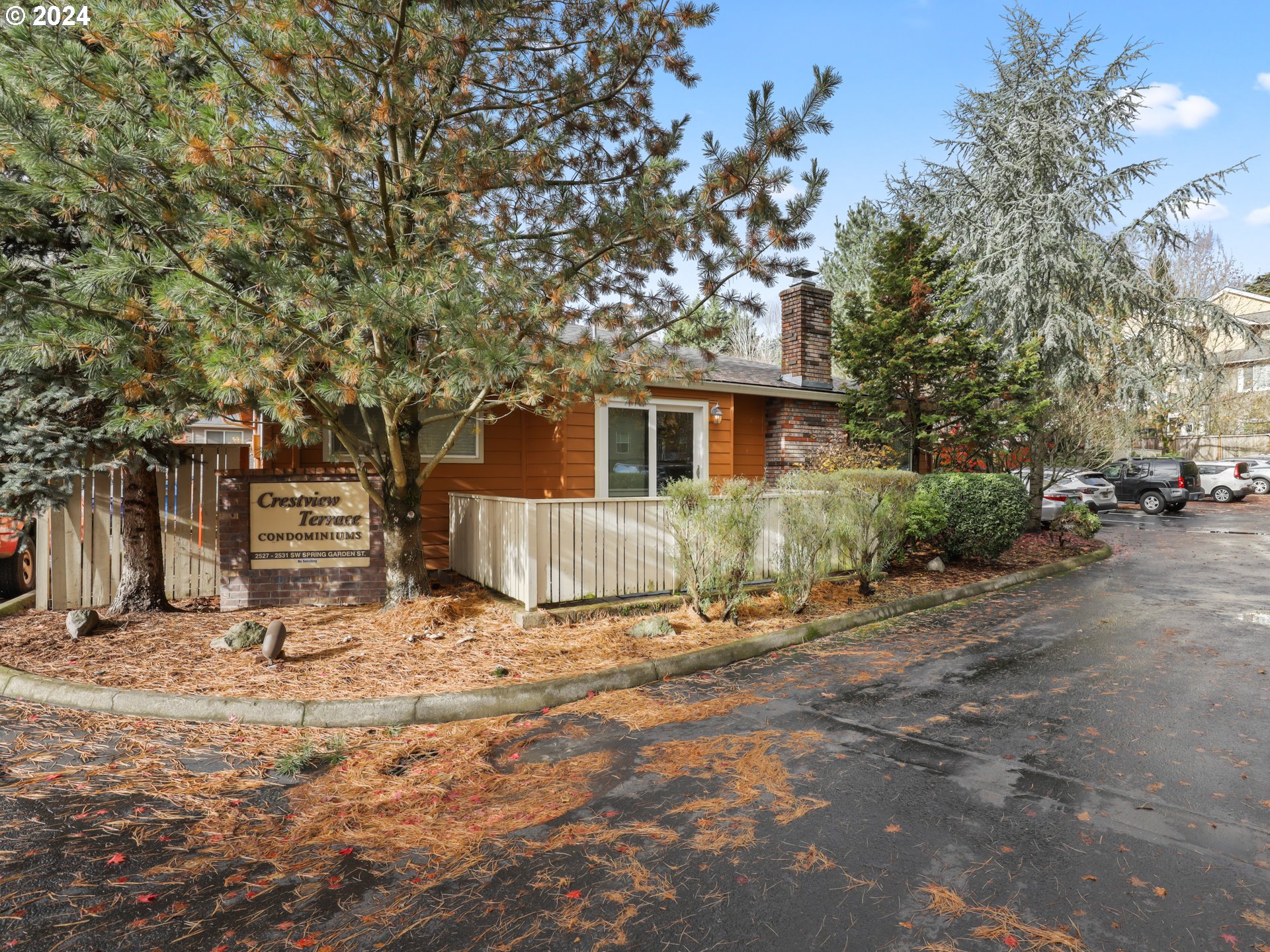 2531 Southwest Spring Garden Street, Unit 17 Portland, OR 97219 - Photo 1 of 38 Gallery Image 1