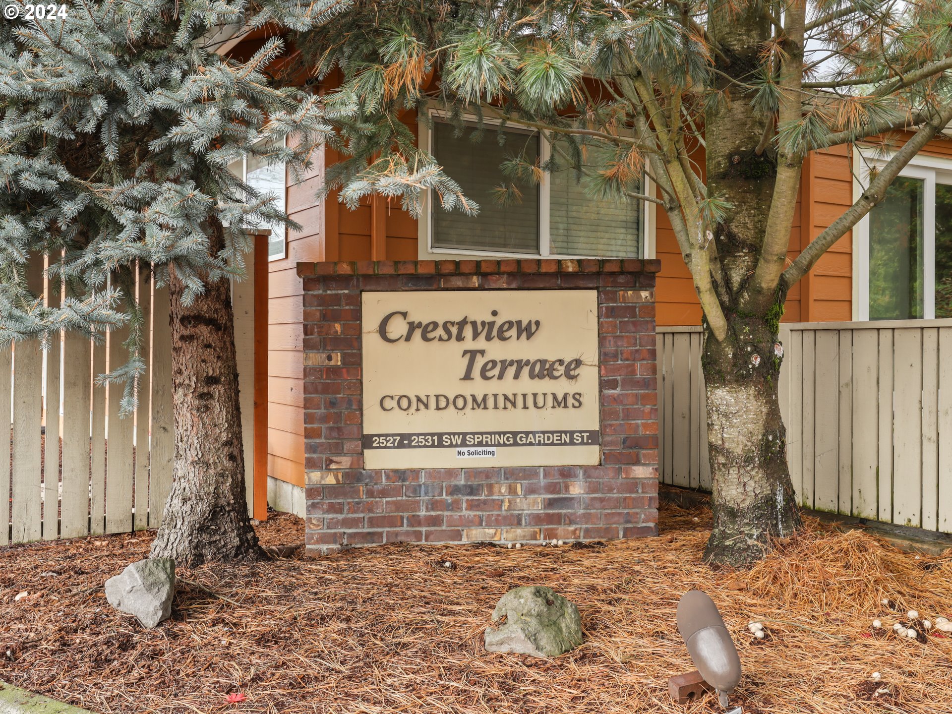 2531 Southwest Spring Garden Street, Unit 17 Portland, OR 97219 - Photo 2 of 38 Gallery Image 2