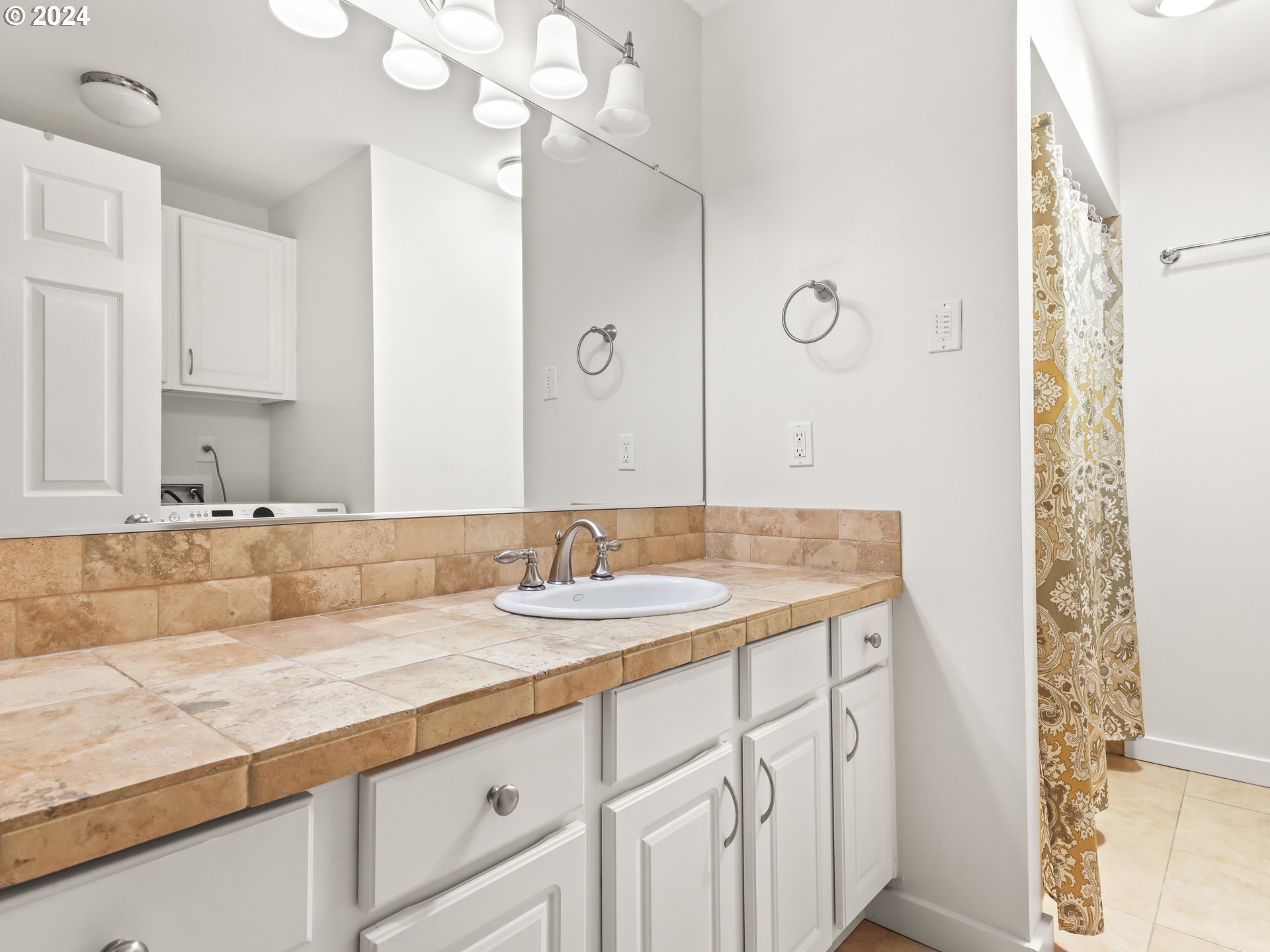 2531 Southwest Spring Garden Street, Unit 17 Portland, OR 97219 - Photo 25 of 38 Gallery Image 25