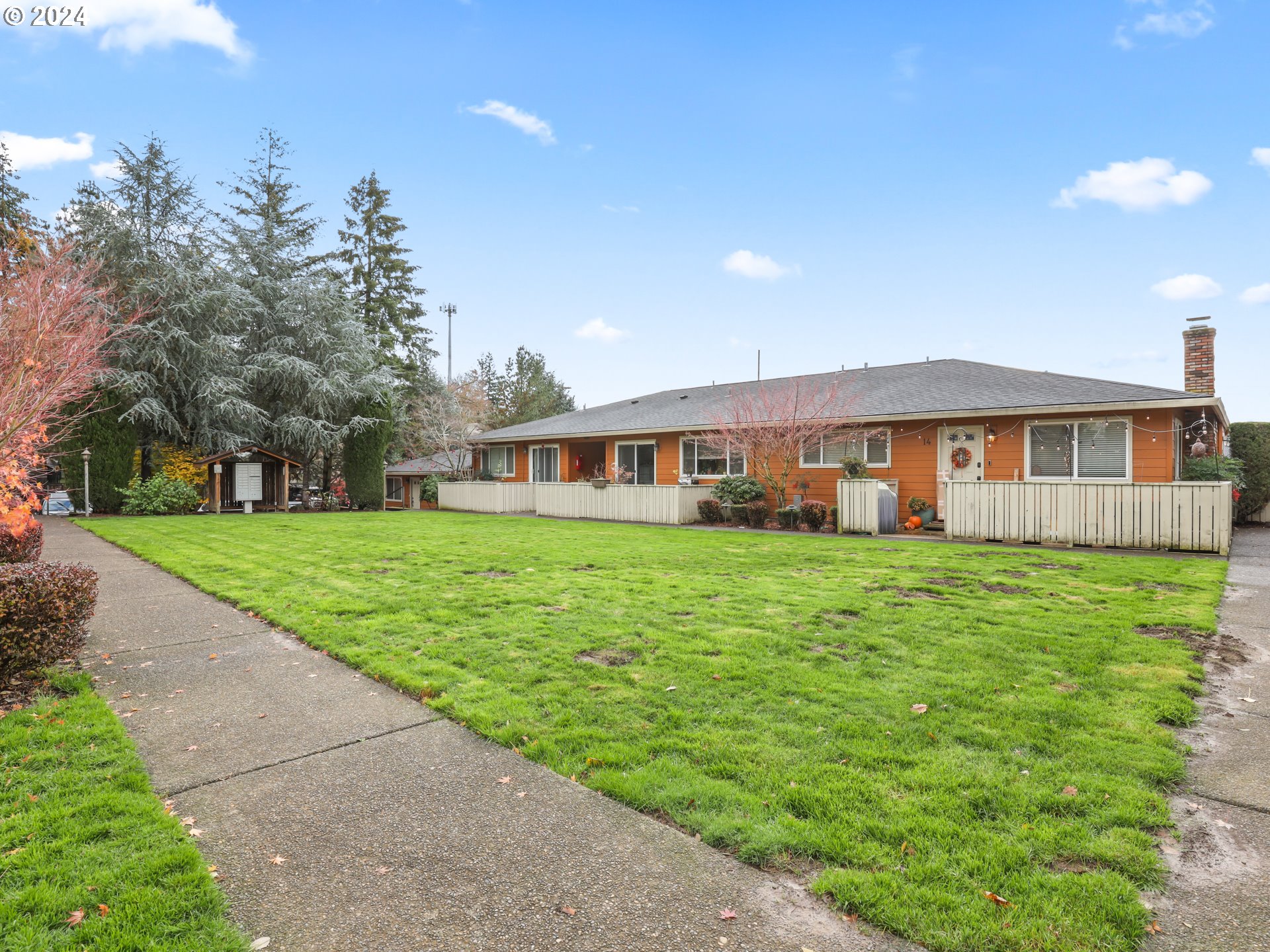 2531 Southwest Spring Garden Street, Unit 17 Portland, OR 97219 - Photo 34 of 38 Gallery Image 34