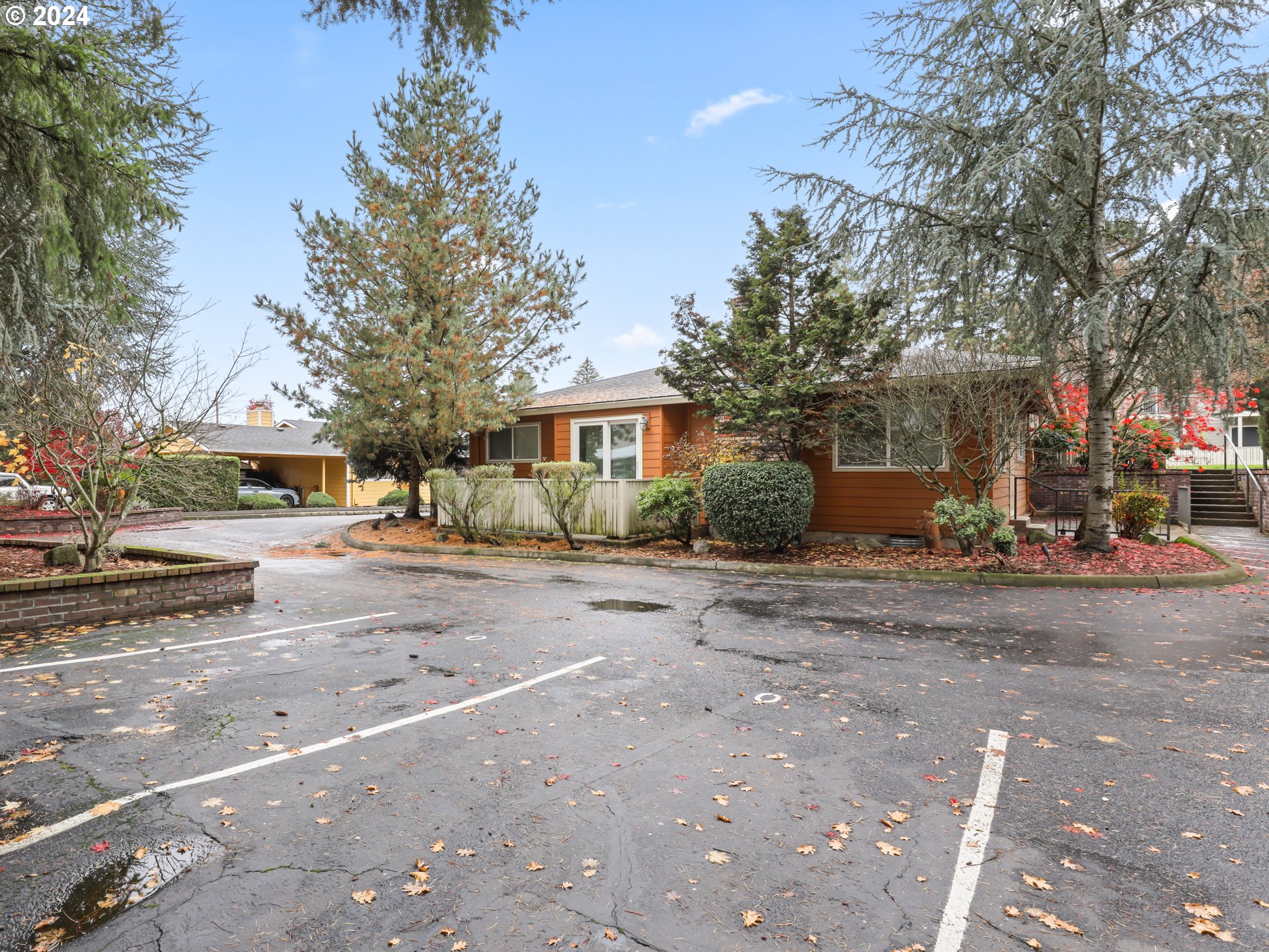 2531 Southwest Spring Garden Street, Unit 17 Portland, OR 97219 - Photo 37 of 38 Gallery Image 37