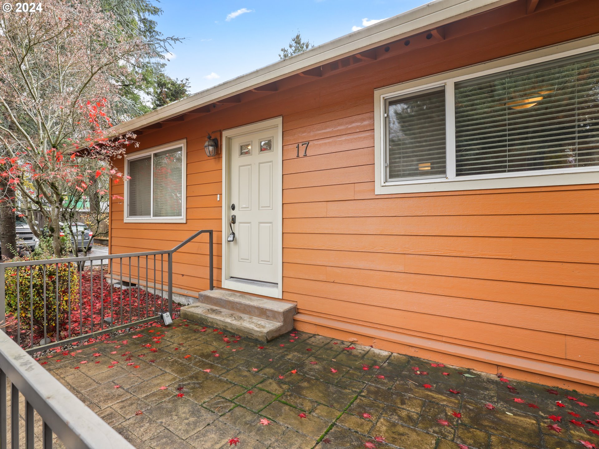 2531 Southwest Spring Garden Street, Unit 17 Portland, OR 97219 - Photo 4 of 38 Gallery Image 4