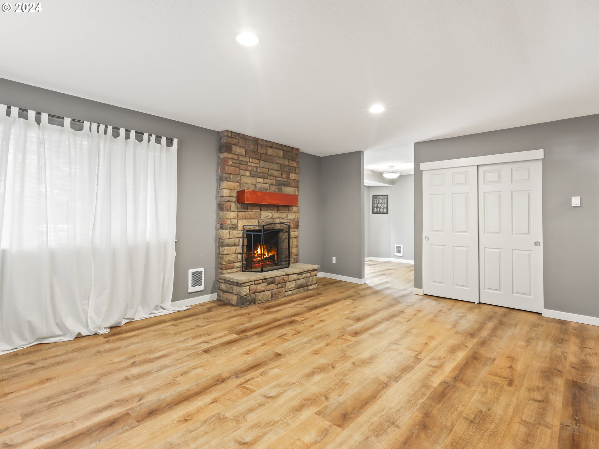 2531 Southwest Spring Garden Street, Unit 17 Portland, OR 97219 - Photo 8 of 38 Gallery Image 8